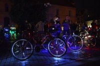 Świetlna Rowerowa Masa Krytyczna przejechała ulicami Torunia