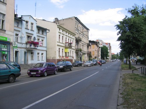 ulica Mickiewicza pomiędzy ul. Lindego a ul. Klonowica - widok w kierunku wschodnim - rok 2010