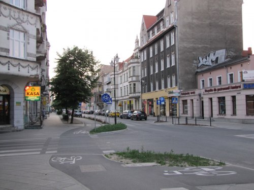 skrzyżowanie ul. Mickiewicza i ul. Klonowica - widok w kierunku zachodnim - rok 2012