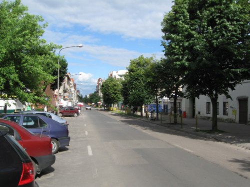 ulica Mickiewicza pomiędzy ul. Sienkiewicza a ul. Poprzeczną - widok w kierunku wschodnim - rok 2010