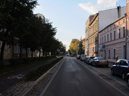 ulica Mickiewicza pomiędzy ul. Kochanowskiego a ul. Reja - widok w kierunku zachodnim - rok 2012