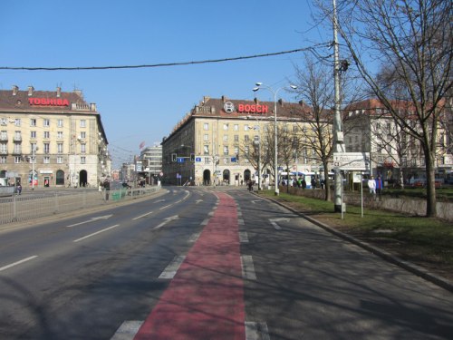 Ulica Świdnicka - pas do jazdy na wprost