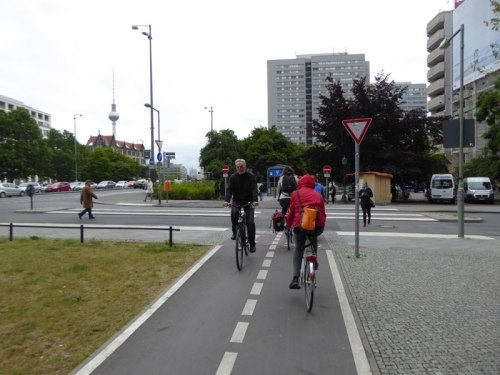 Drogi rowerowe też są w Berlinie...