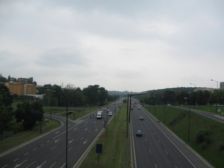 Drogi dla samochodów w Lublinie są naprawdę szerokie.