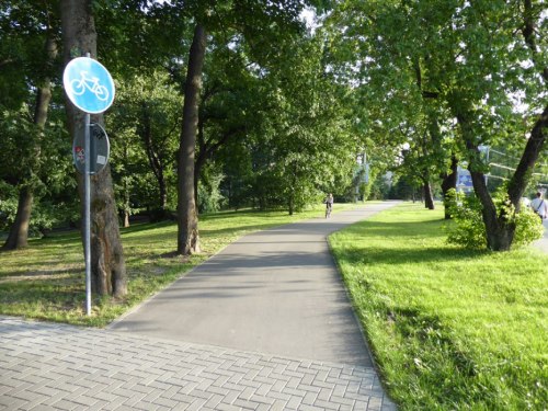 Około 250 metrowy odcinek porządnej drogi rowerowej / Примерно 250-метровый отрезок качественной велодорожки