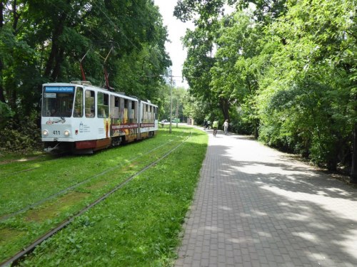 Malownicza trasa wzdłuż linii tramwajowej / Живописная трасса вдоль трамвайных путей