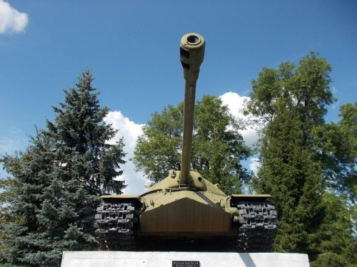 Rzadko spotykany czołg IS-3 - pomnik w Krasnoznamiensku.